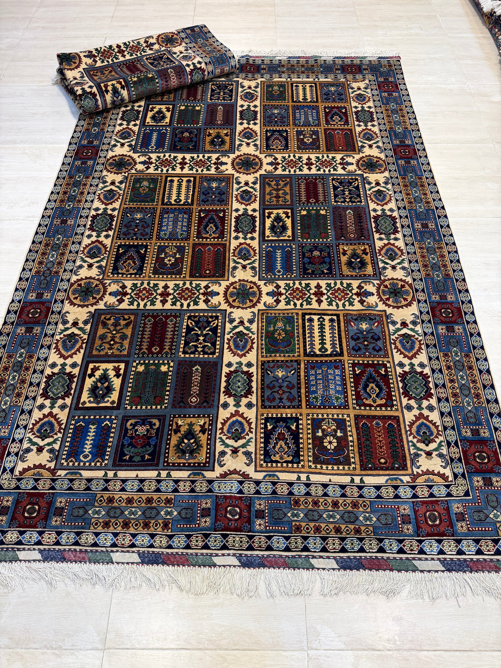 Luxury fine Afghan "Vollayati" Carpet