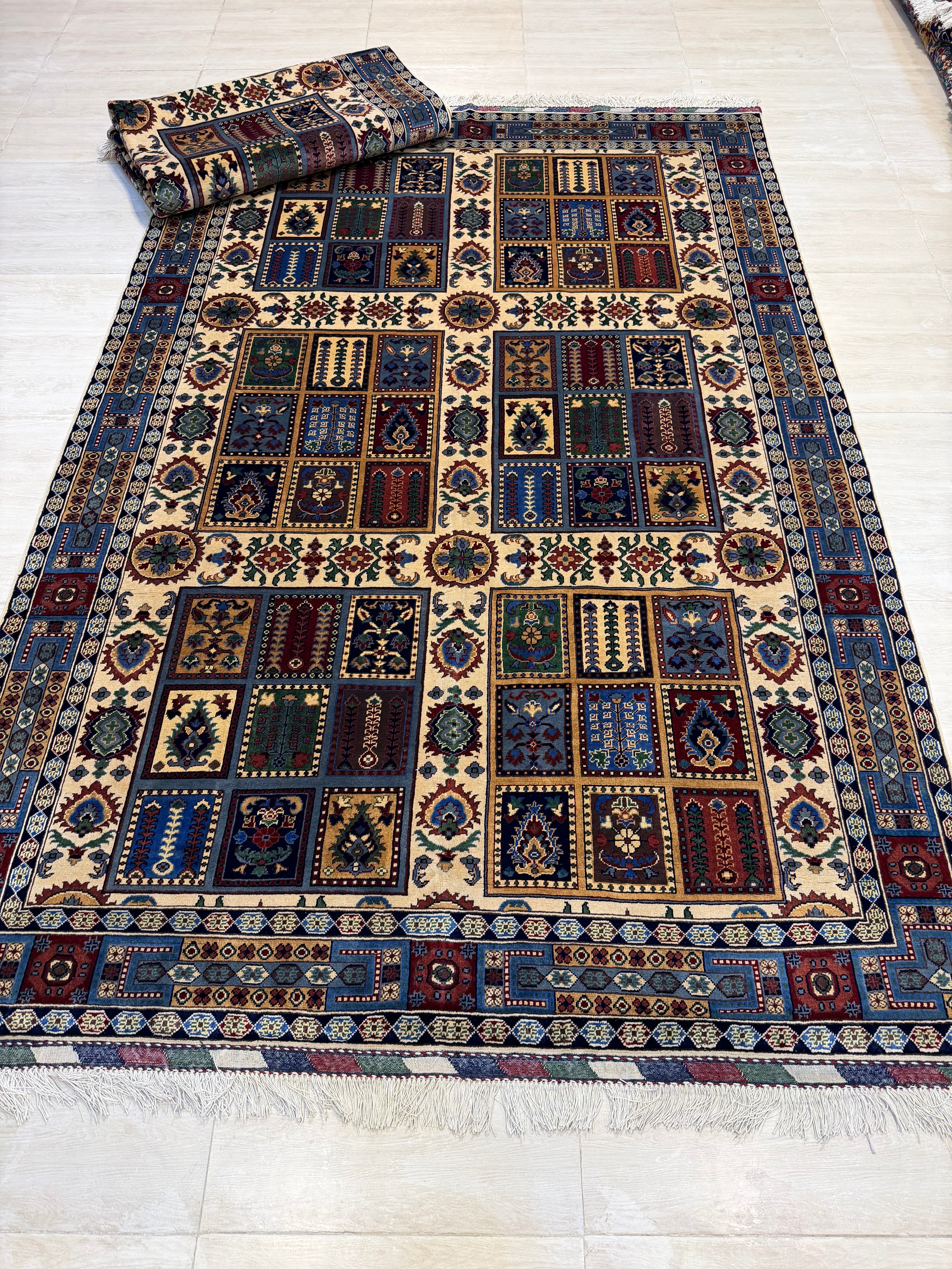 Luxury fine Afghan "Vollayati" Carpet