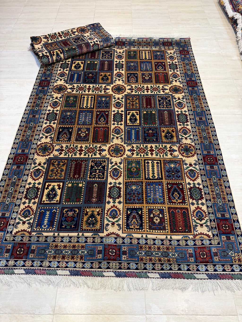 Luxury fine Afghan "Vollayati" Carpet