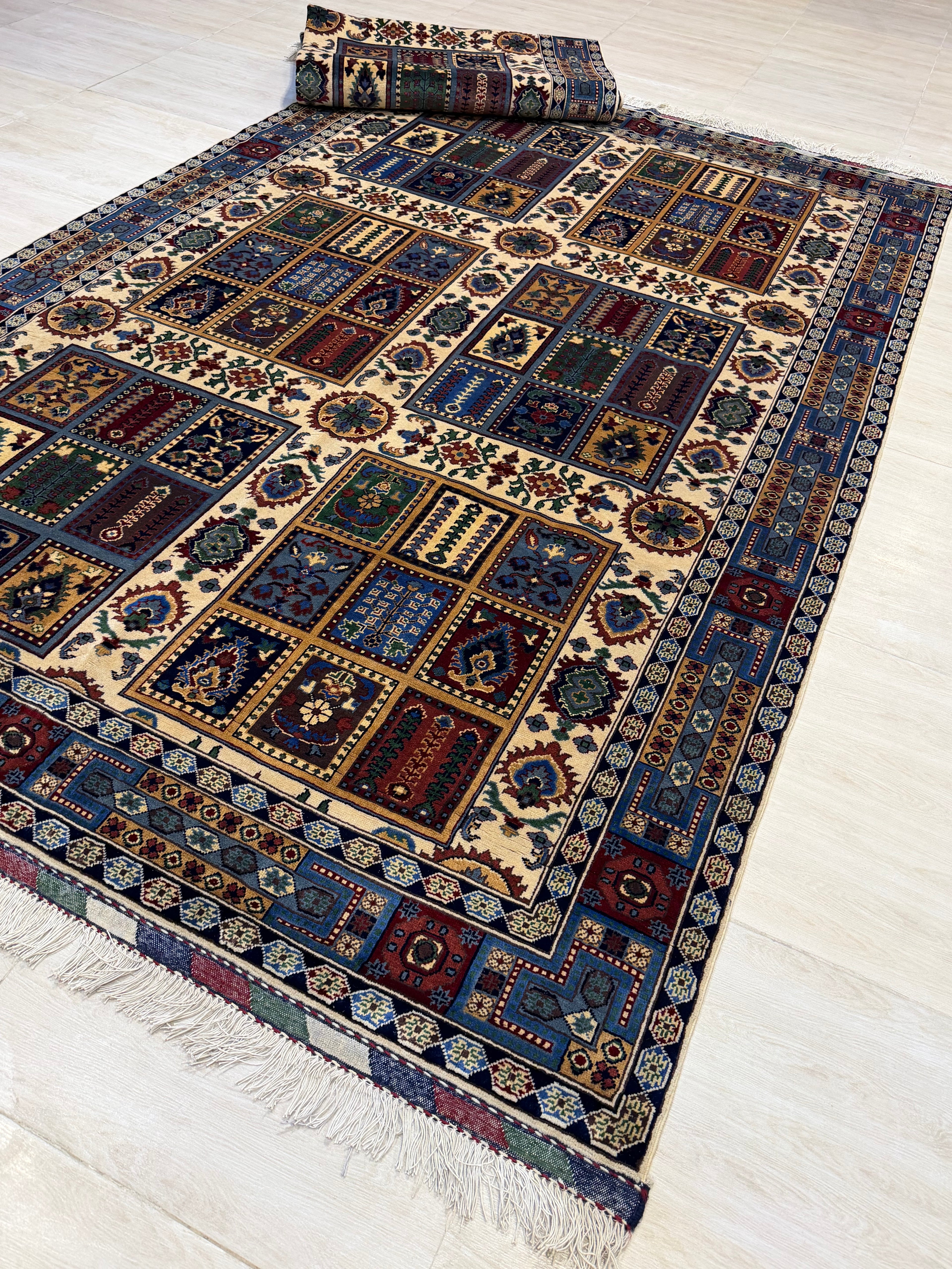 Luxury fine Afghan "Vollayati" Carpet